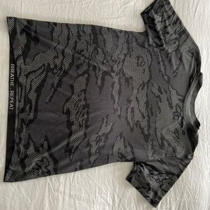 Mens Lululemon workout shirt